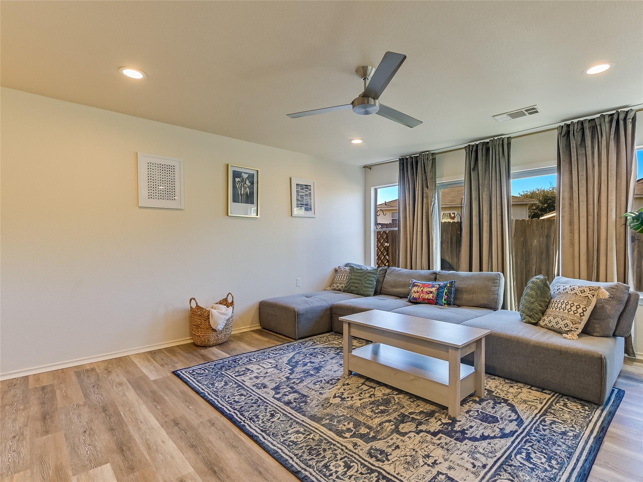 5516 Rayburn LN photo 3