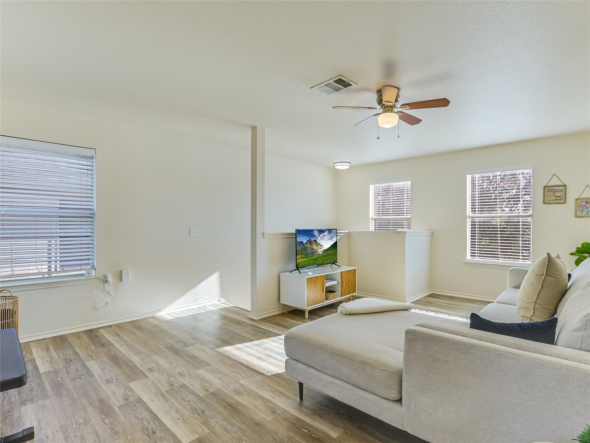 5516 Rayburn LN photo 10