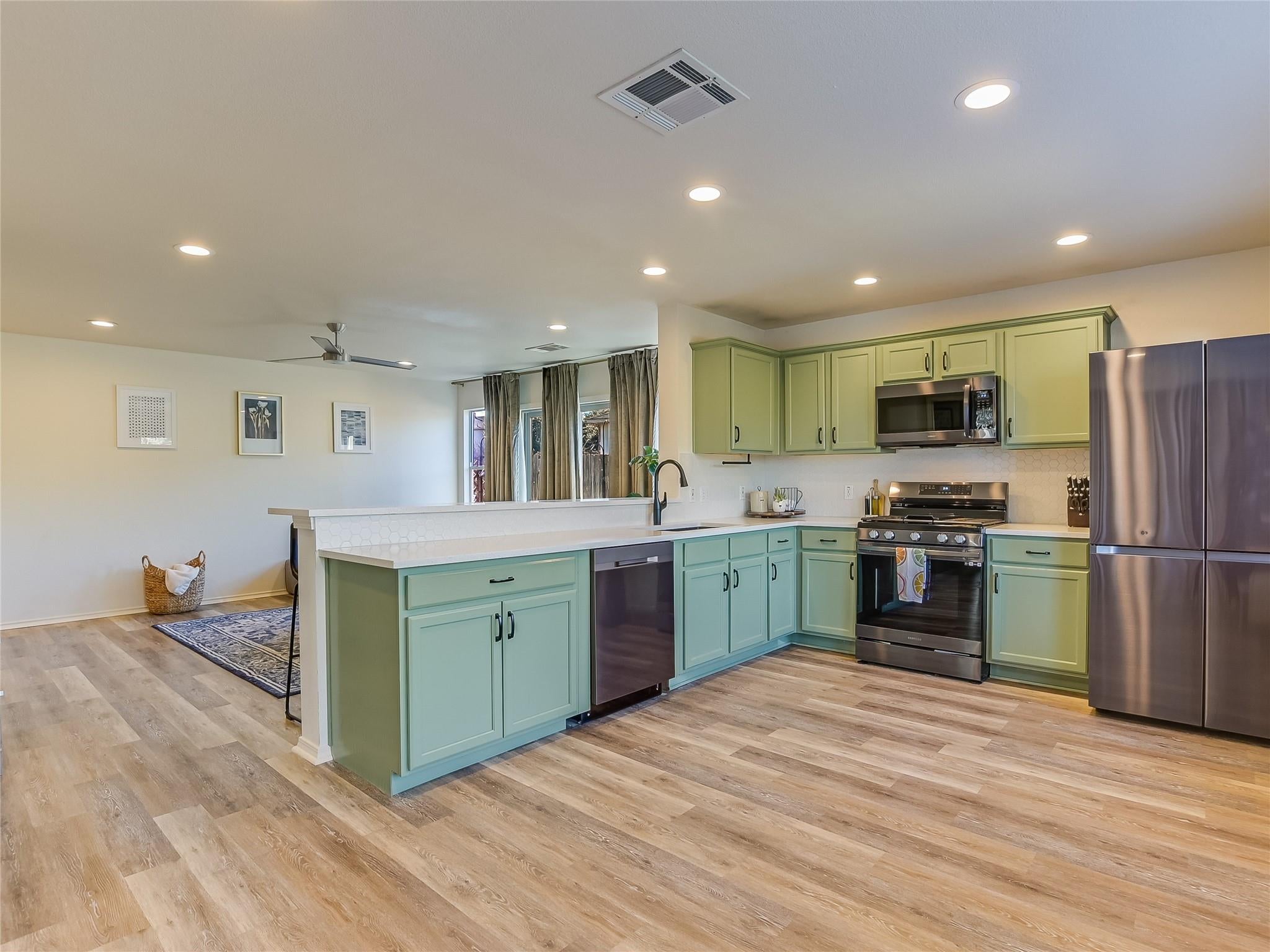 5516 Rayburn LN photo 6