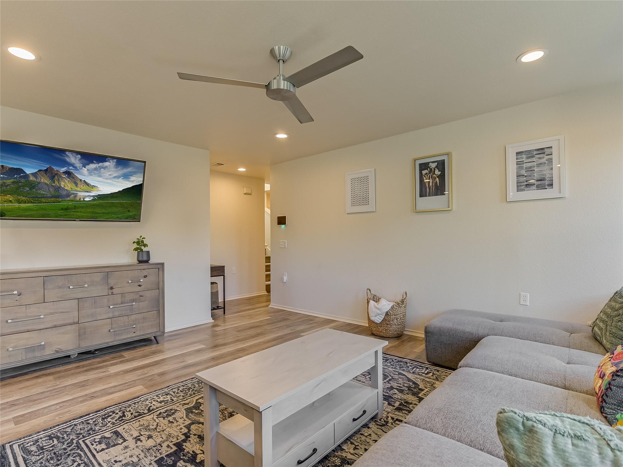 5516 Rayburn LN photo 4