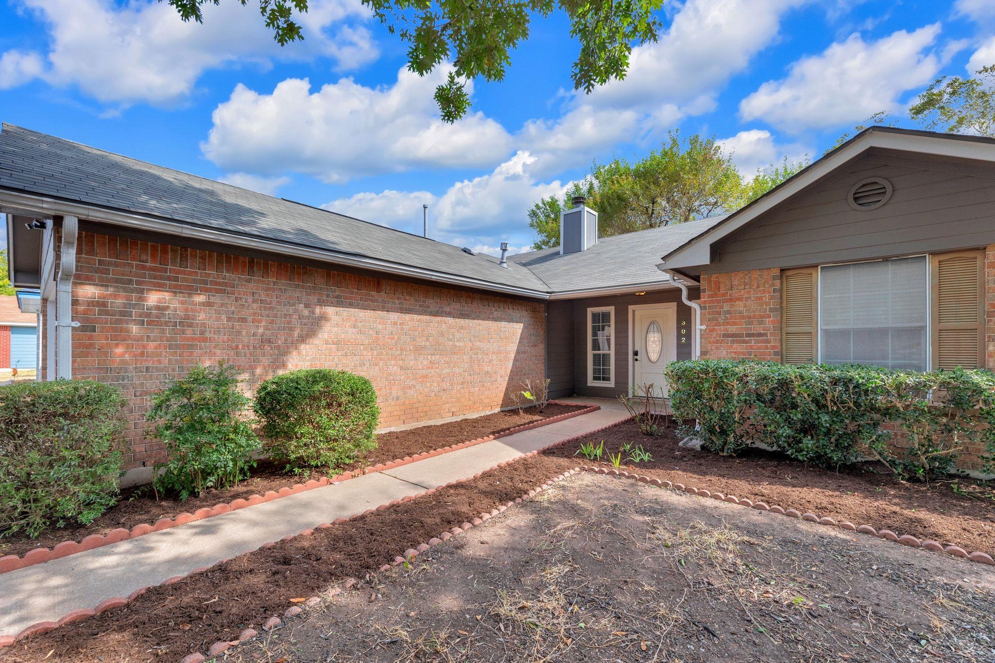 302 CLARKS WAY