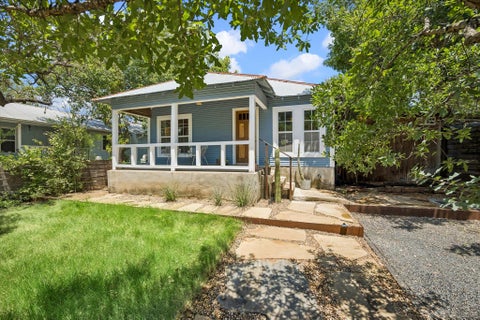 Photo of 2604 Sol Wilson Ave, Austin, TX 78702 (MLS # 5343406)