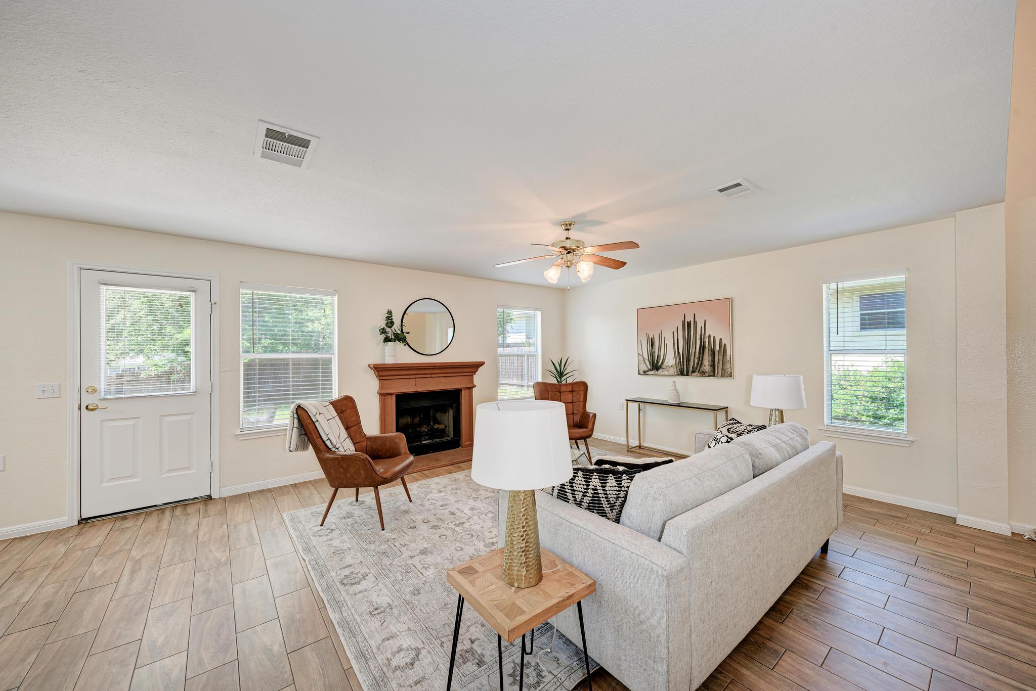5509 Rayburn LN
