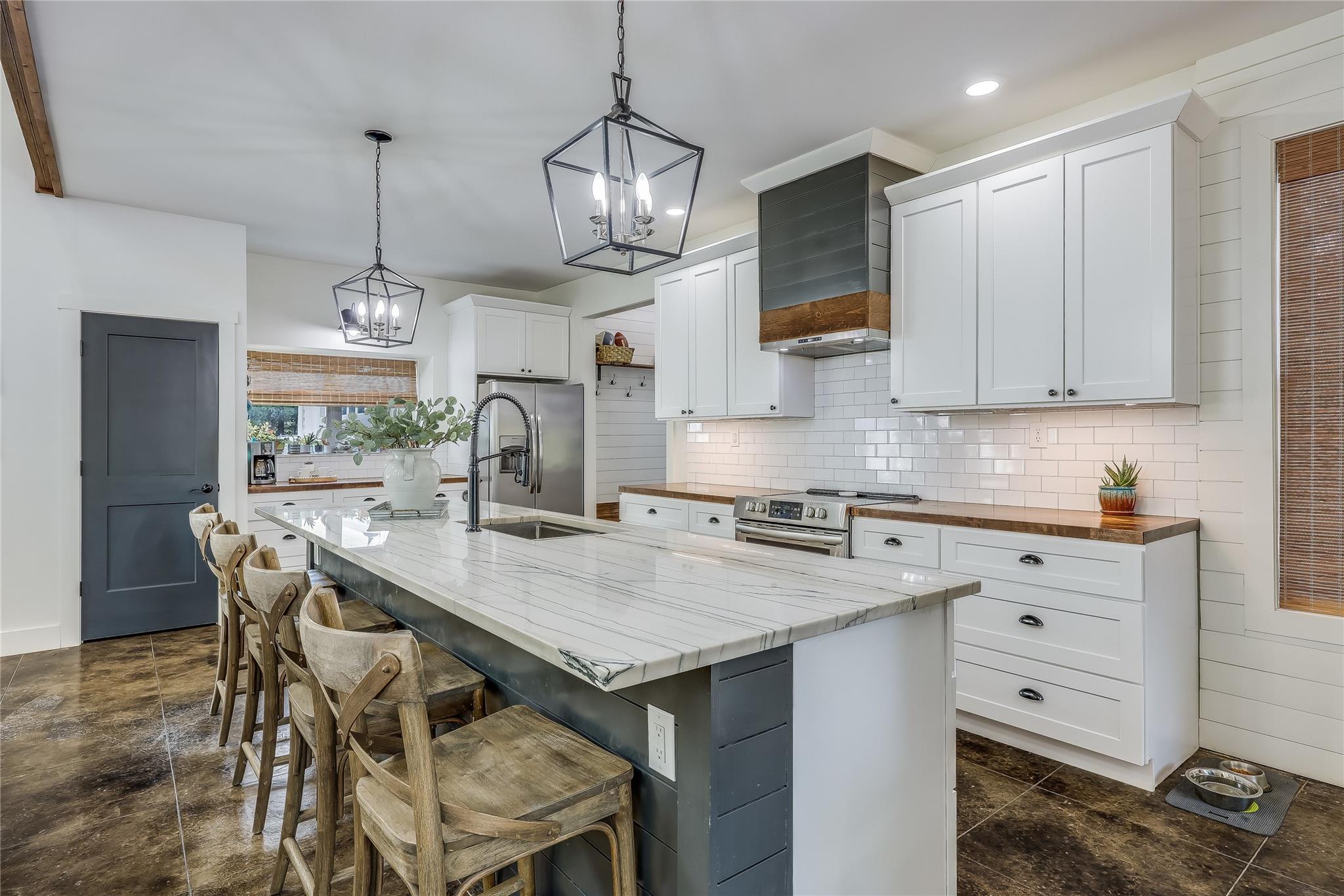 20008 Victoria Chase RD