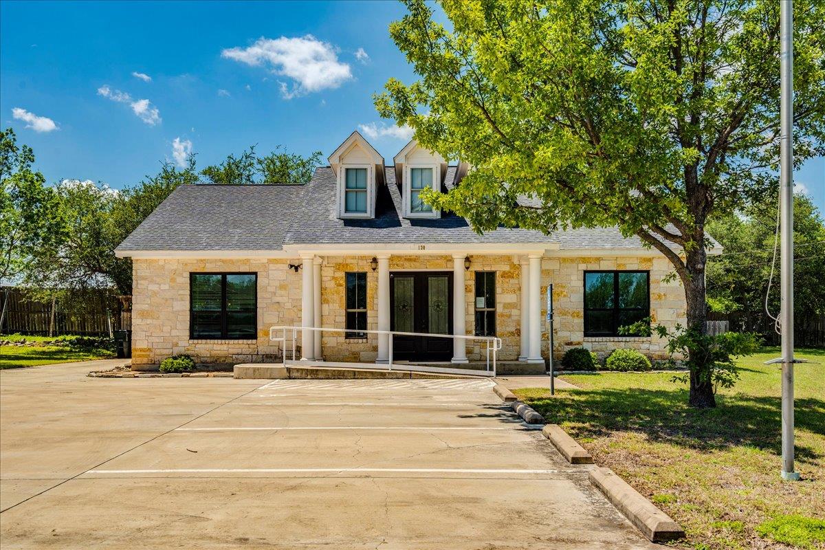 130 Hall Professional CTR