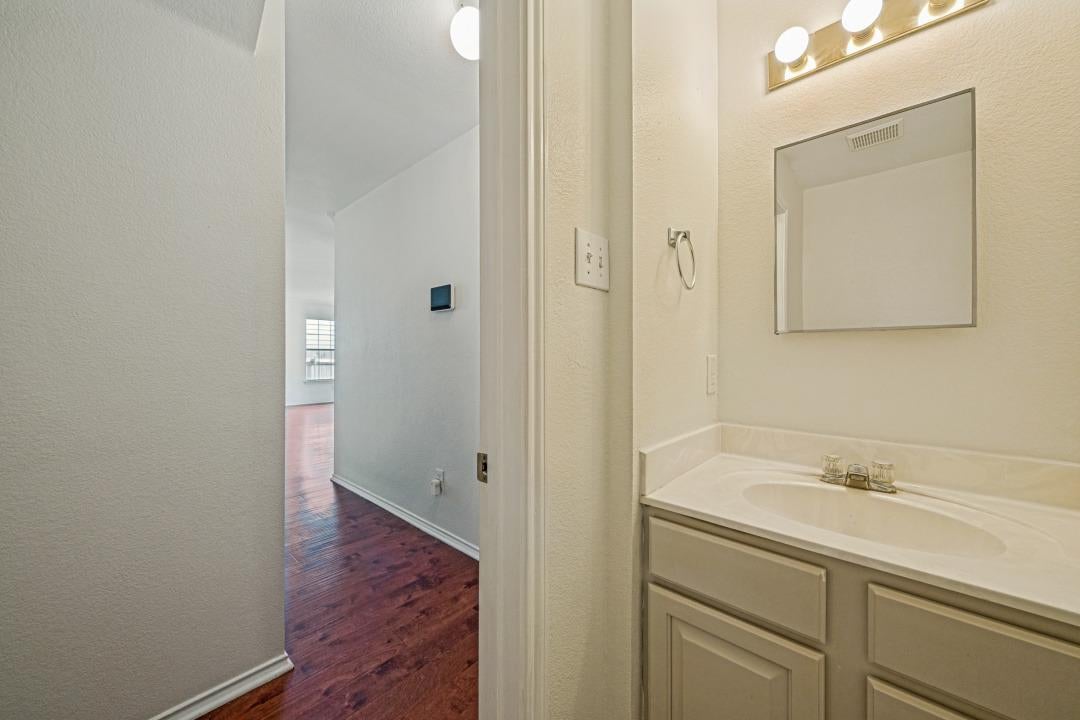 2219 Georgian DR