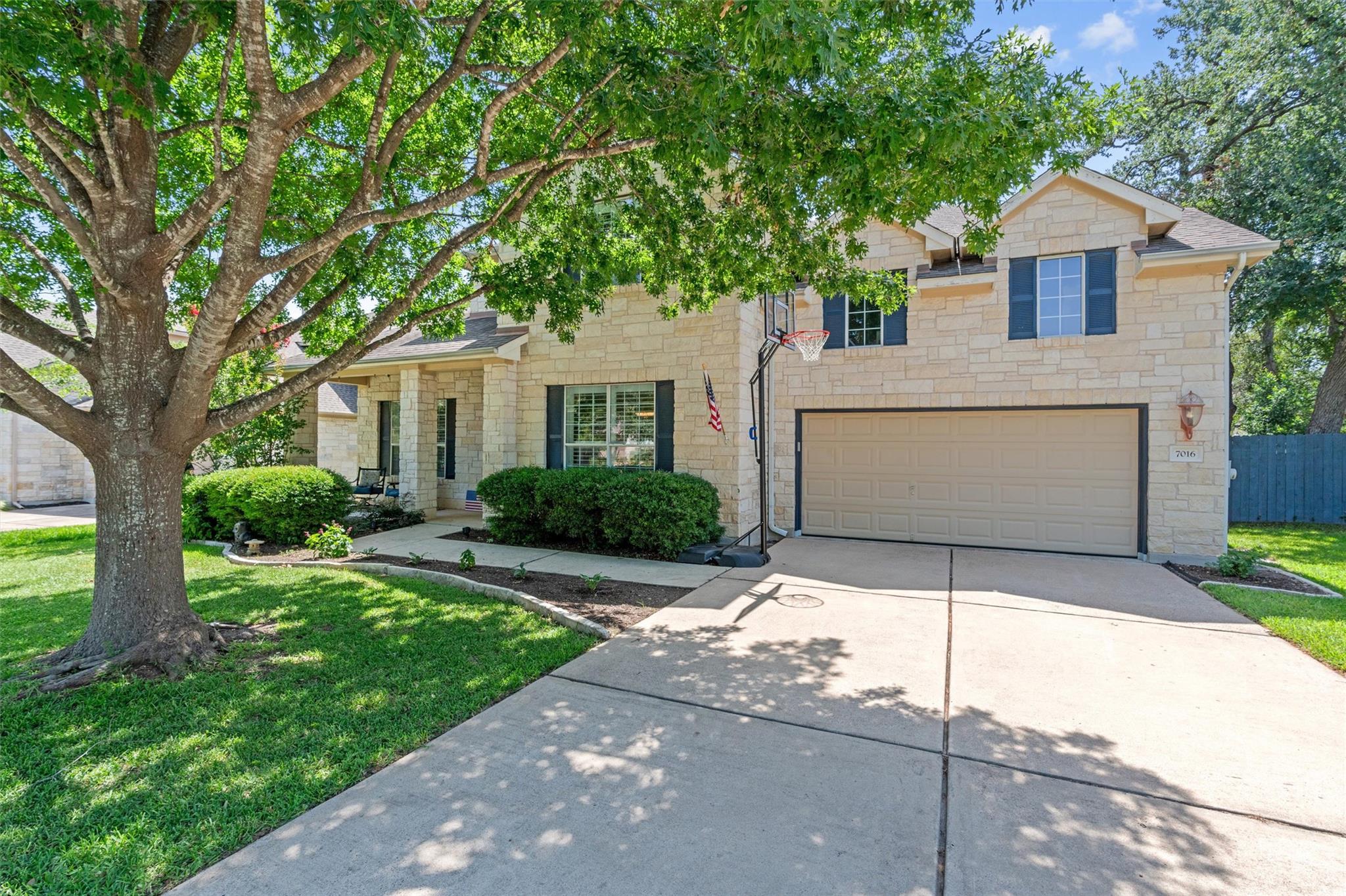 7016 Tanaqua LN