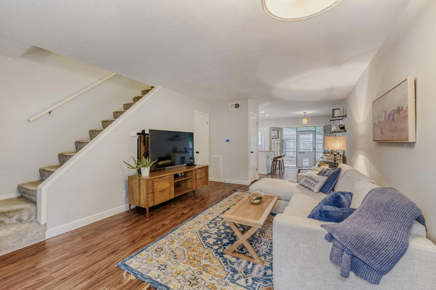 1912 Lightsey RD 6
