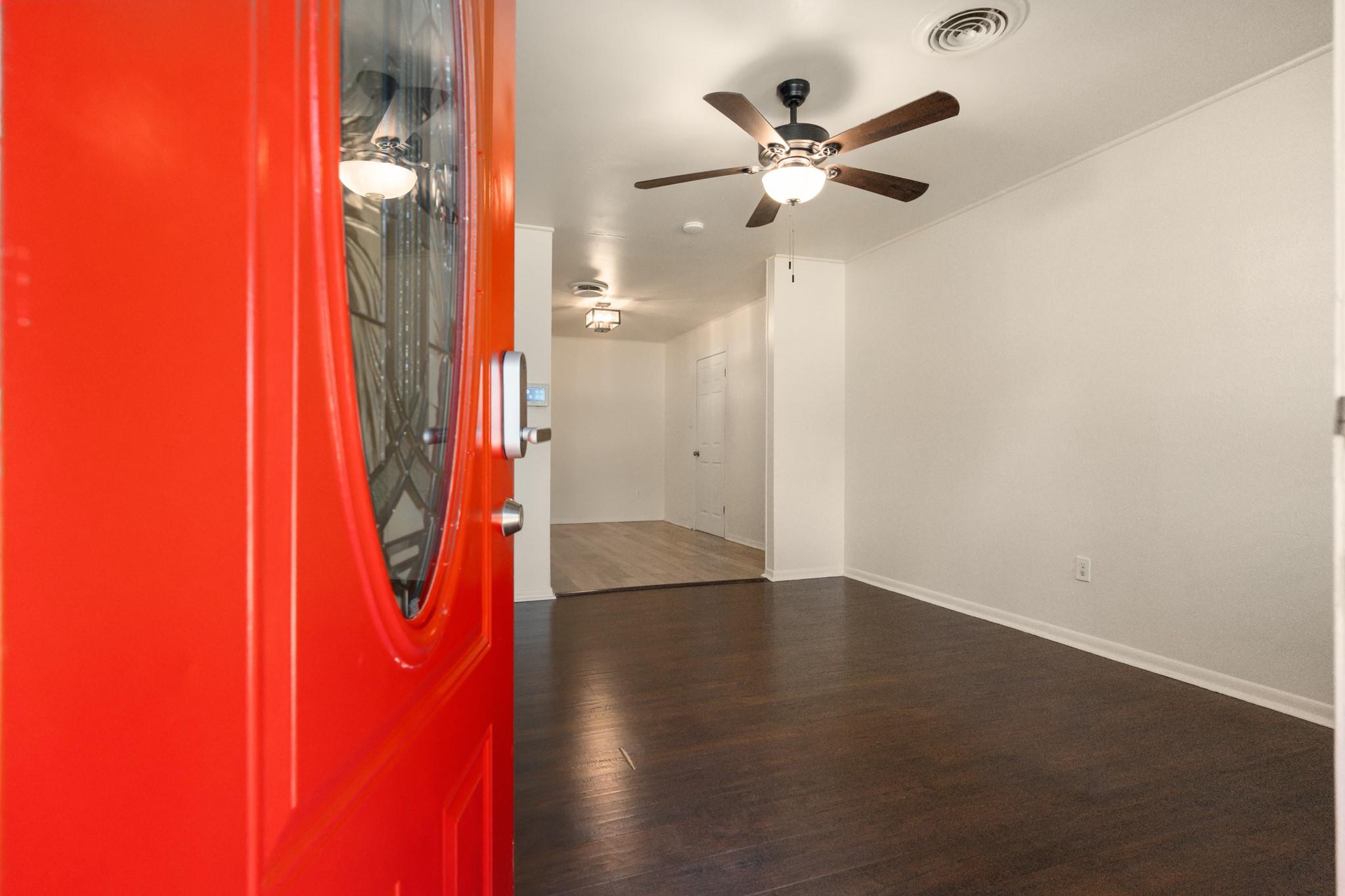 2806 Live Oak DR