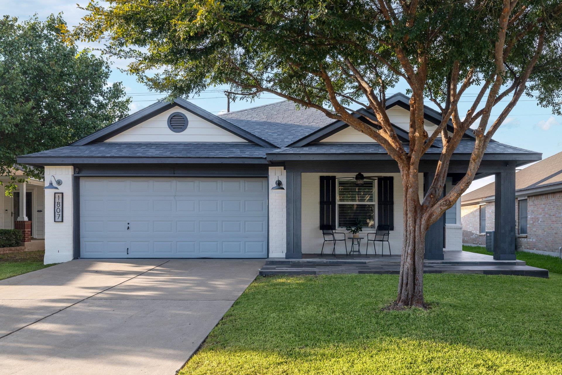 1807 Lloydminister WAY