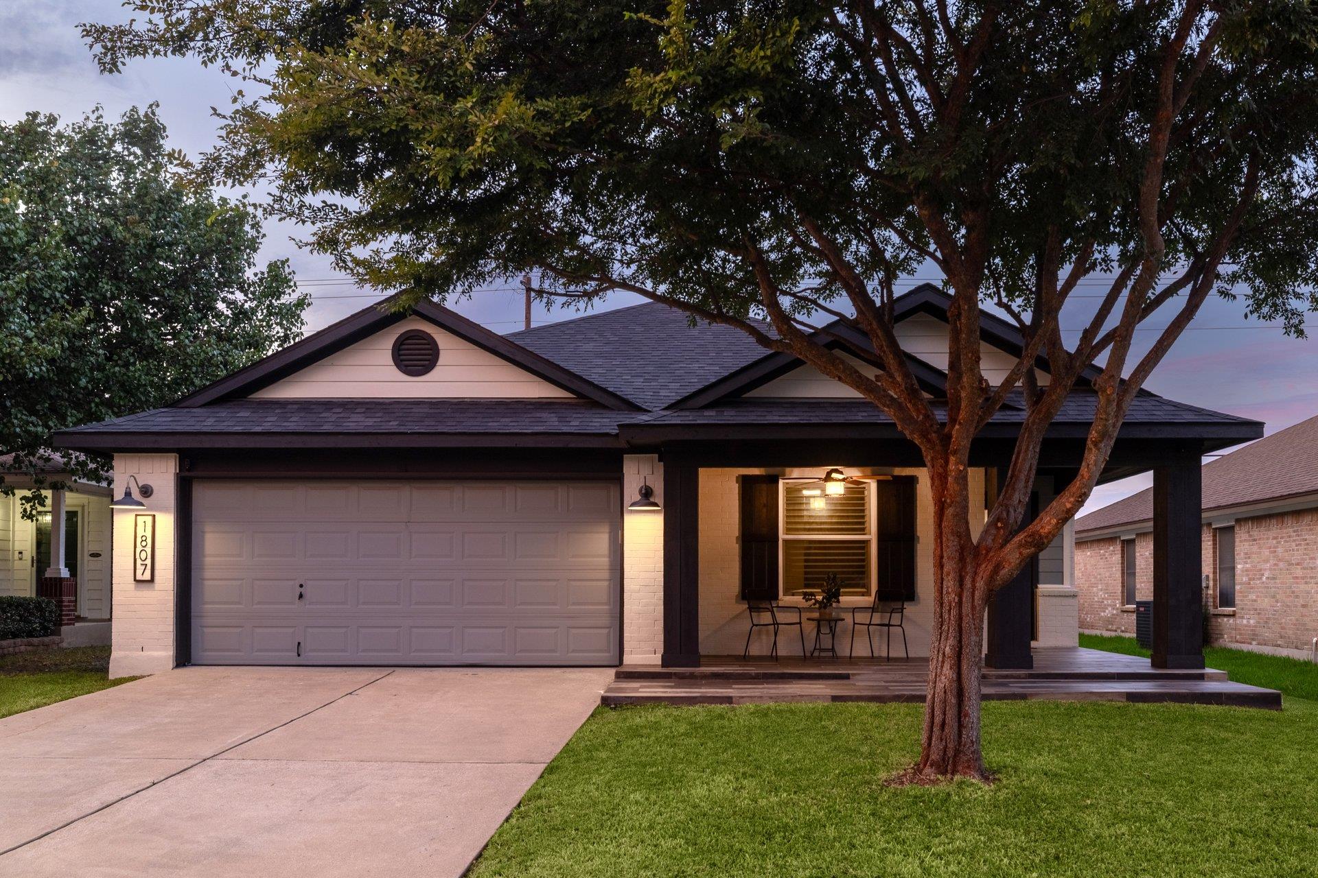 1807 Lloydminister WAY