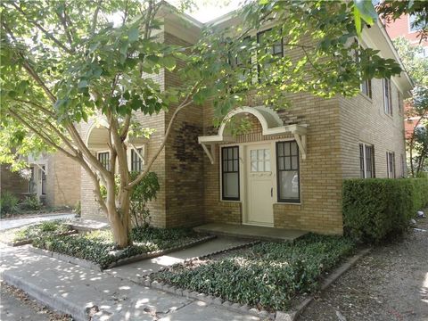 Photo of 707.5 Graham PL, Austin, TX 78705 (MLS # 6314026)