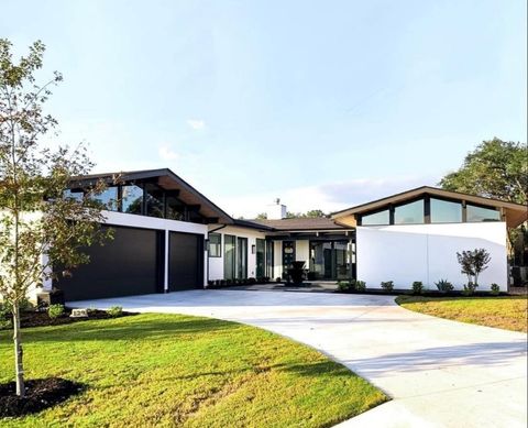 Photo of 179 Shawnee TRL, Dripping Springs, TX 78620 (MLS # 2846549)