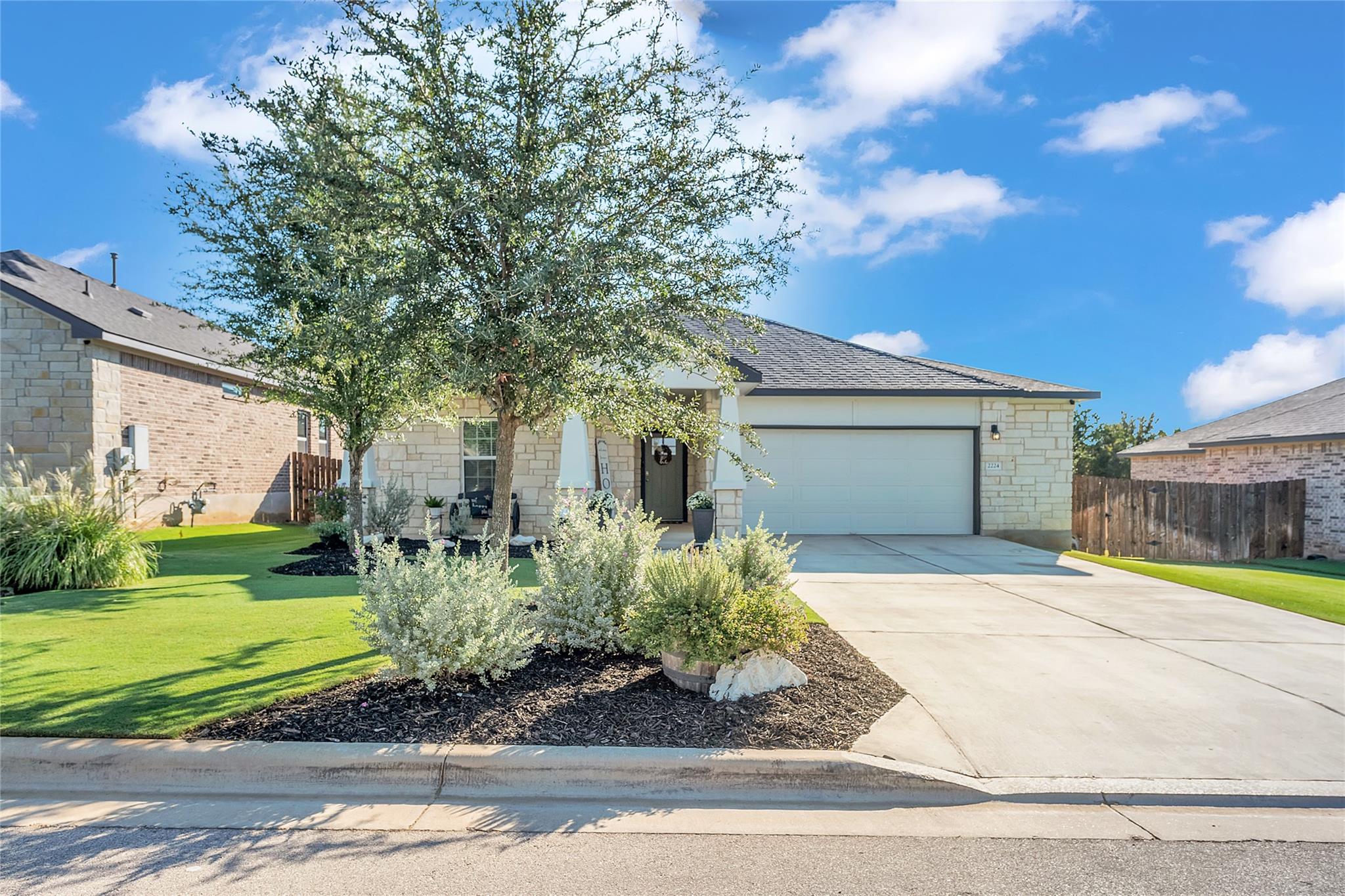 2224 River Place LN