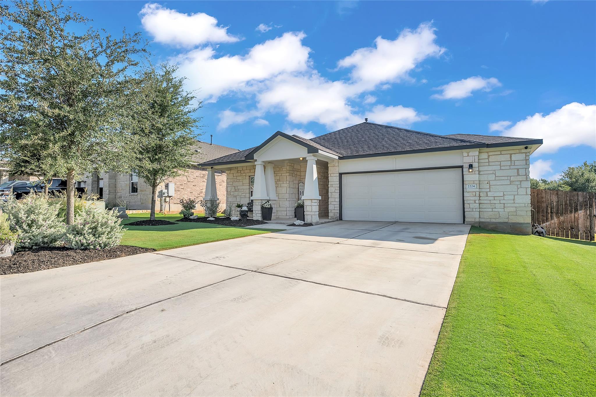 2224 River Place LN