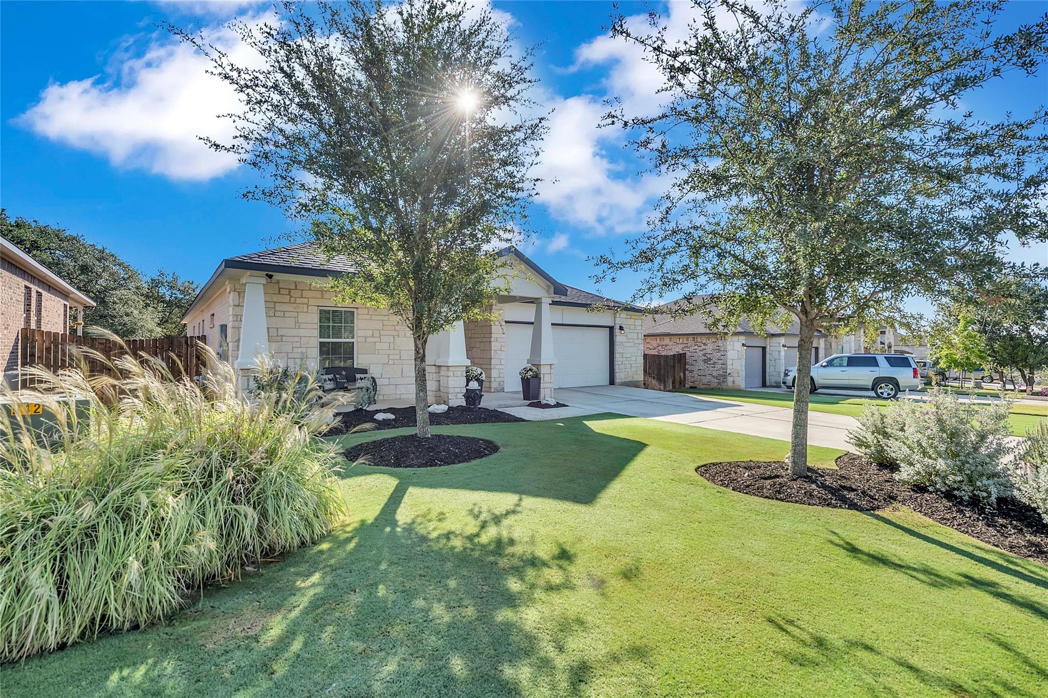 2224 River Place LN