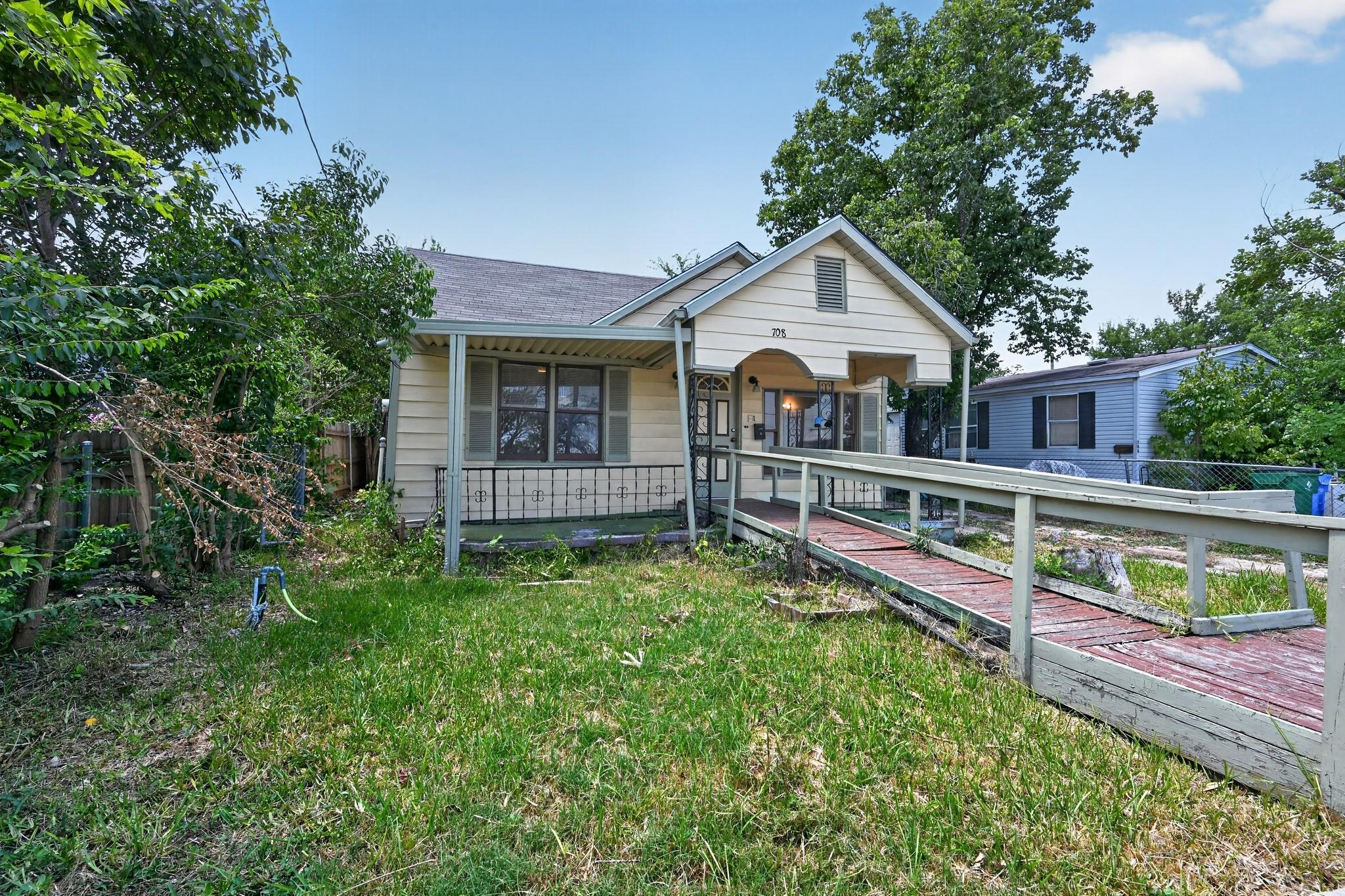 708 Booth ST