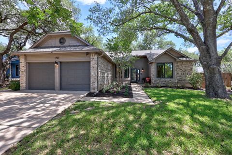 Photo of 1707 Woodwind LN, Austin, TX 78758 (MLS # 8426630)