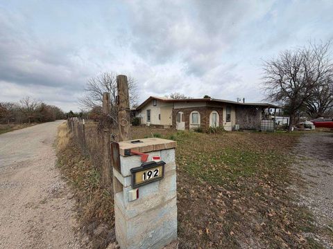 192 Edmonson LN Cedar Creek TX 78612