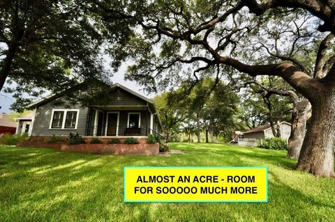 Photo of 3003 Burleson RD, Austin, TX 78741 (MLS # 5008703)