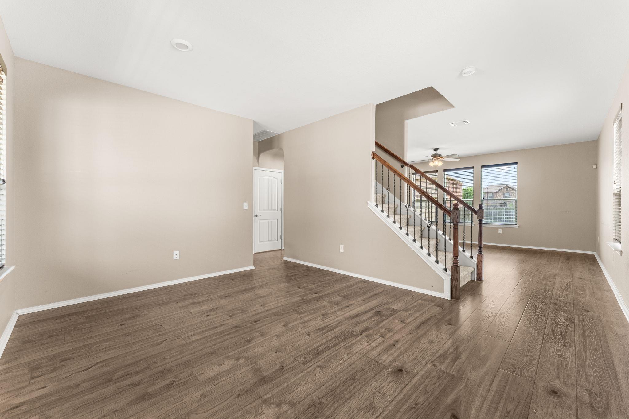 6825 Horseshoe Pond DR