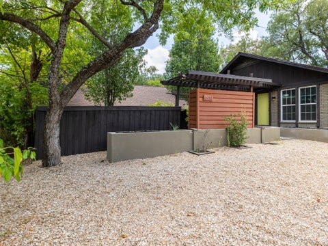 Photo of 6413 Auburn DR, Austin, TX 78723 (MLS # 3681483)