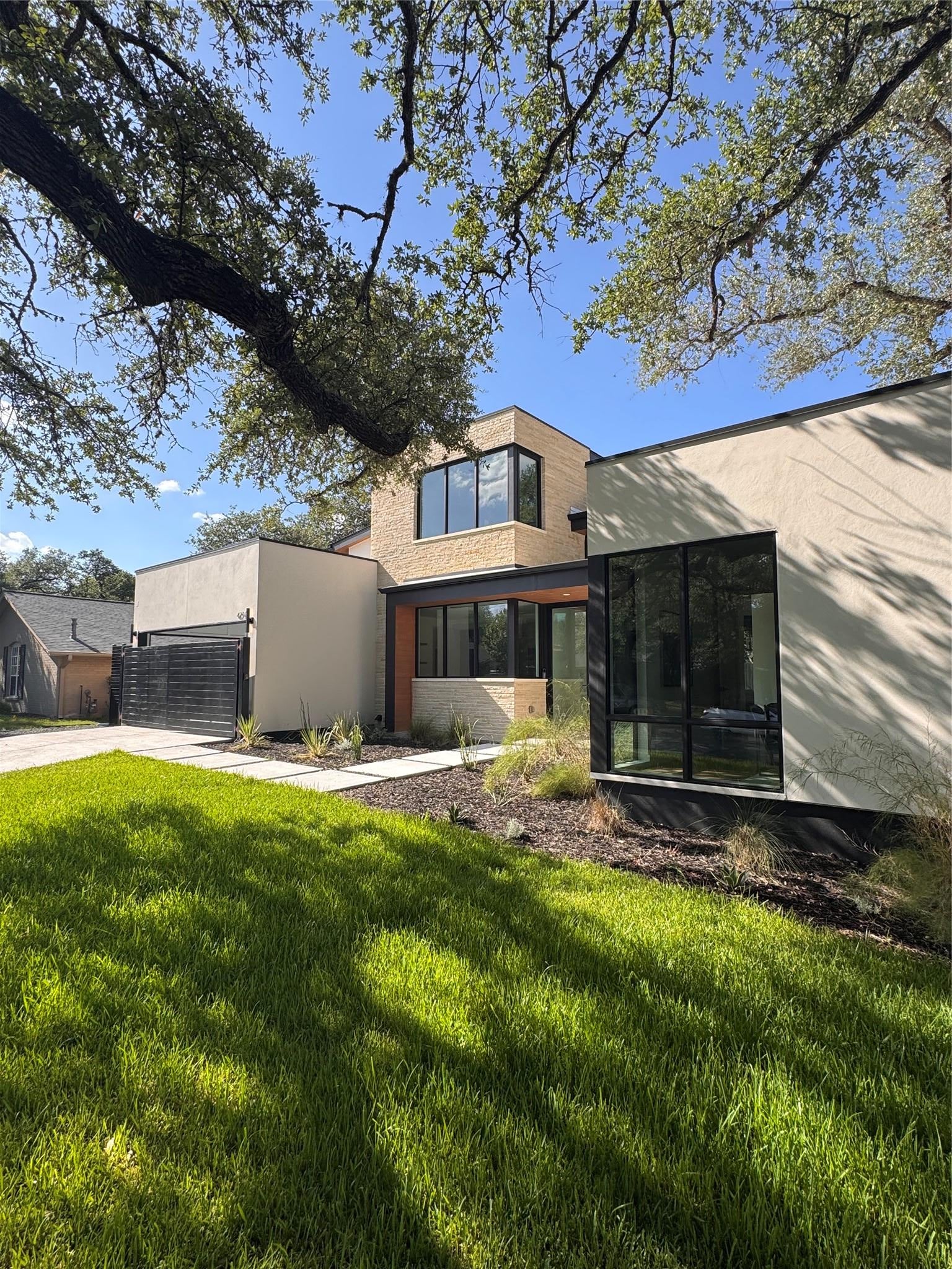 4216 Deepwoods DR