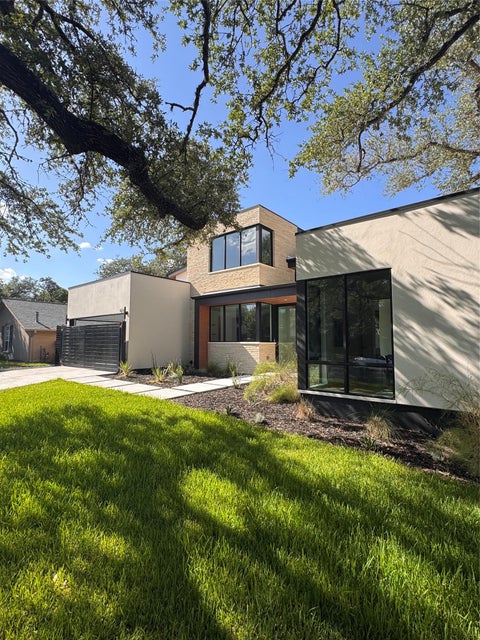 Photo of 4216 Deepwoods DR, Austin, TX 78731 (MLS # 7174248)