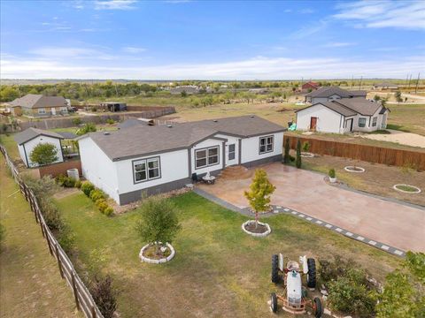 320 El Rey DR Kyle TX 78640