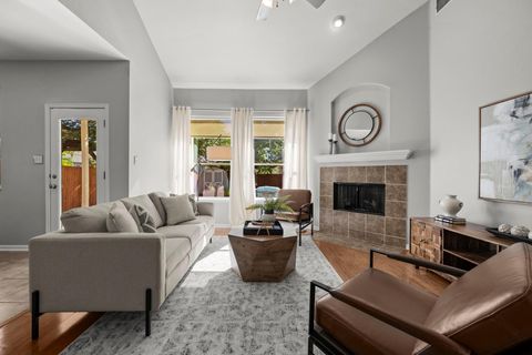 426 Valona LOOP Round Rock TX 78681