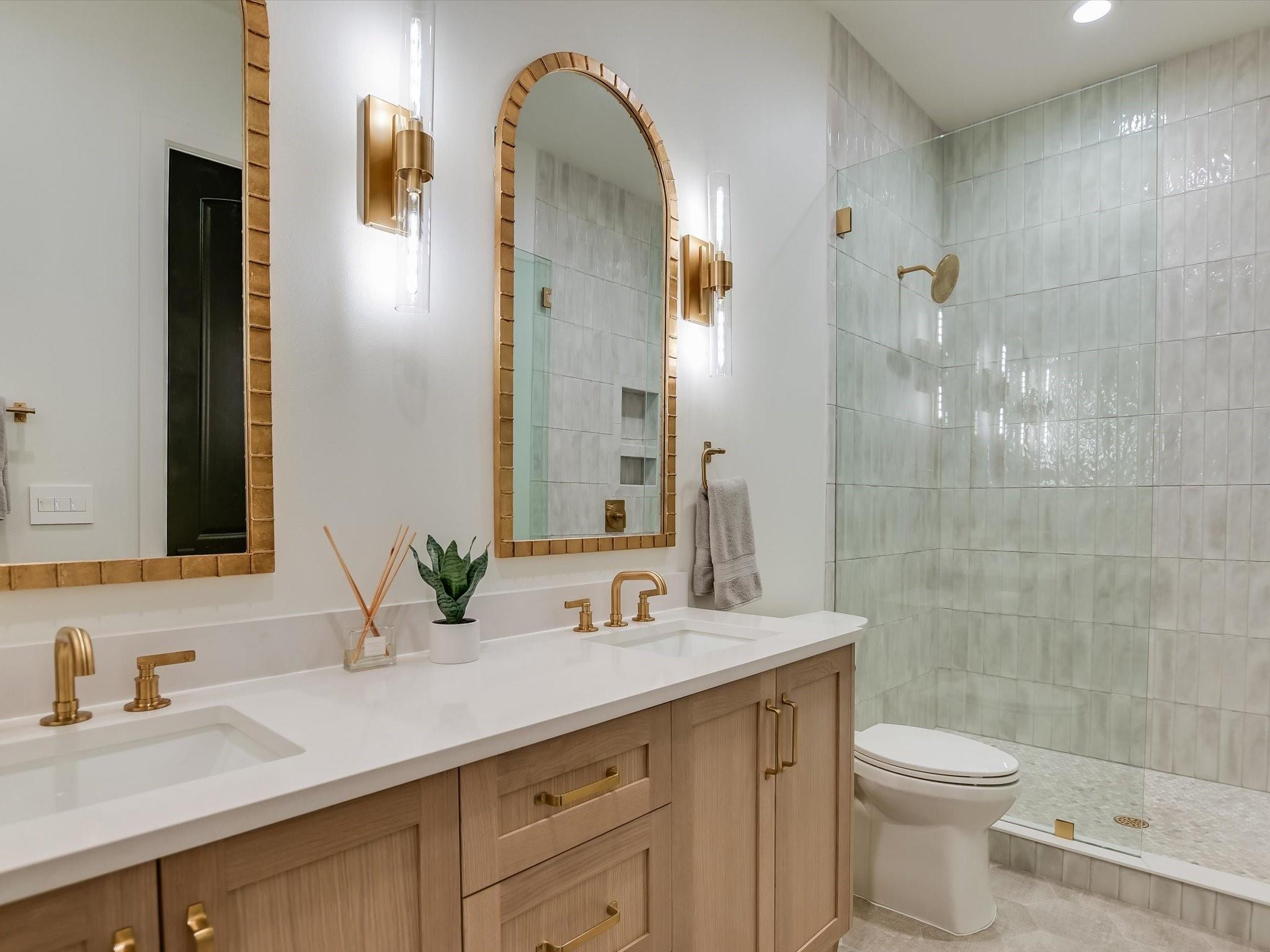 Austin, Texas 78735, United States, 5 Bedrooms Bedrooms, ,6 BathroomsBathrooms,Residential,Pending,52480