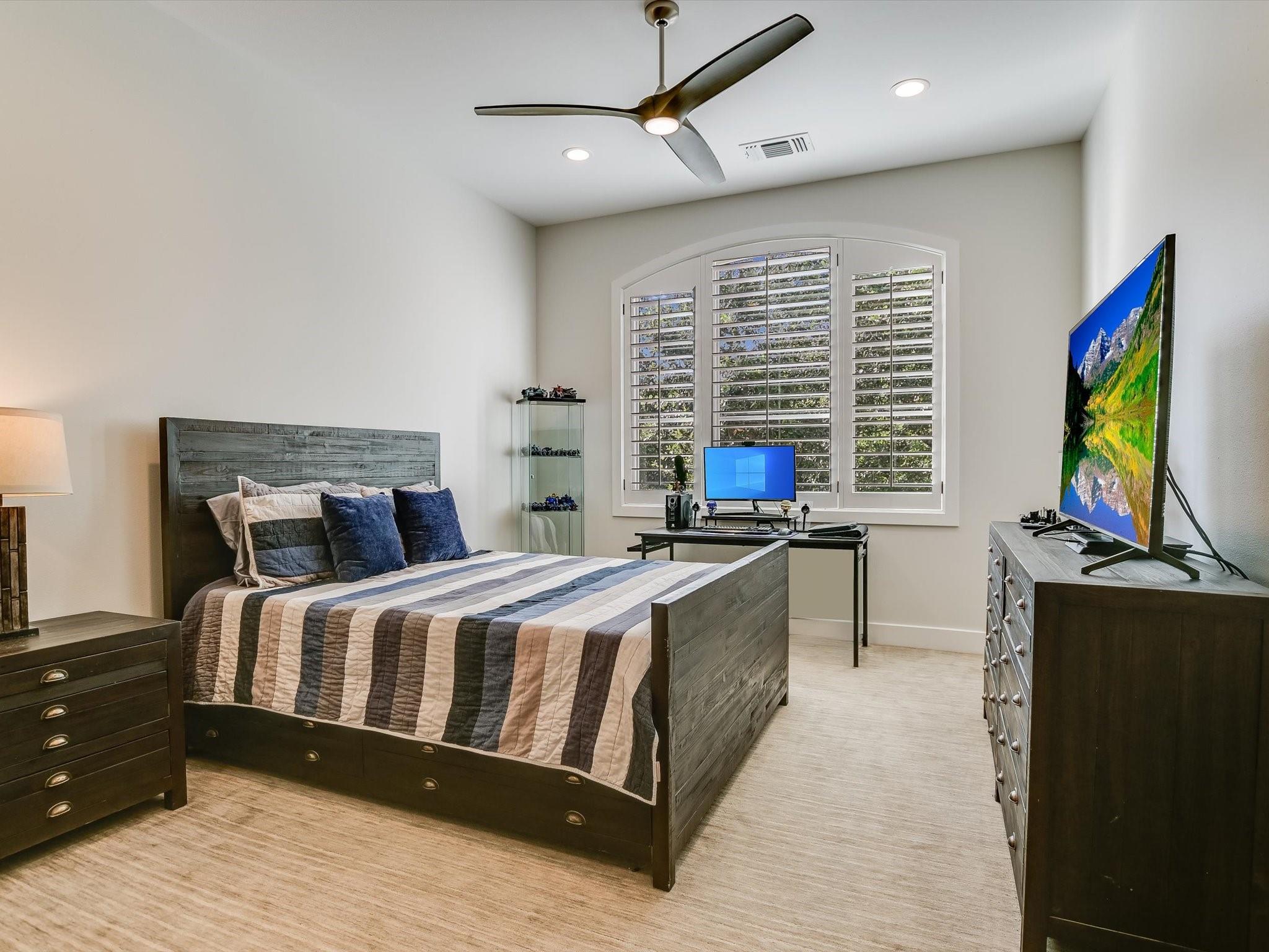 Austin, Texas 78735, United States, 5 Bedrooms Bedrooms, ,6 BathroomsBathrooms,Residential,Pending,52480