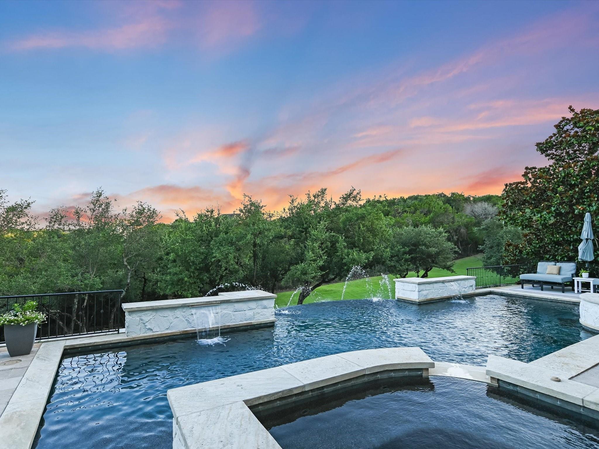 Austin, Texas 78735, United States, 5 Bedrooms Bedrooms, ,6 BathroomsBathrooms,Residential,Pending,52480