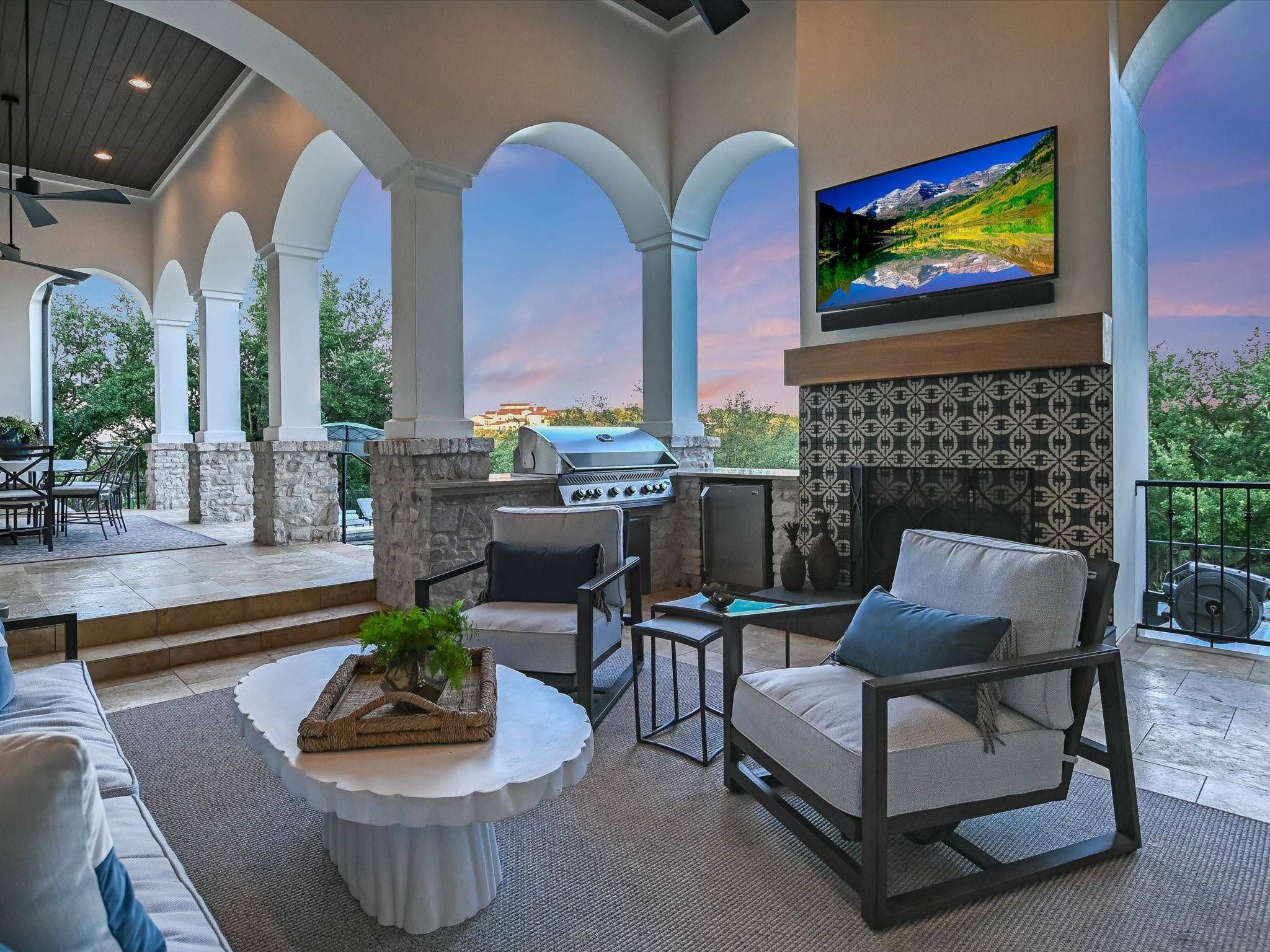 Austin, Texas 78735, United States, 5 Bedrooms Bedrooms, ,6 BathroomsBathrooms,Residential,Pending,52480