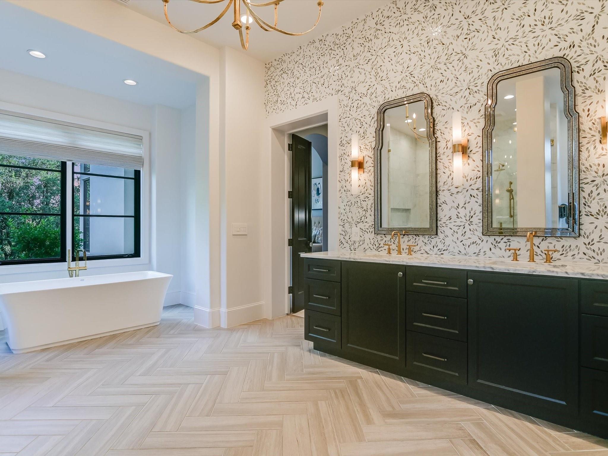 Austin, Texas 78735, United States, 5 Bedrooms Bedrooms, ,6 BathroomsBathrooms,Residential,Pending,52480