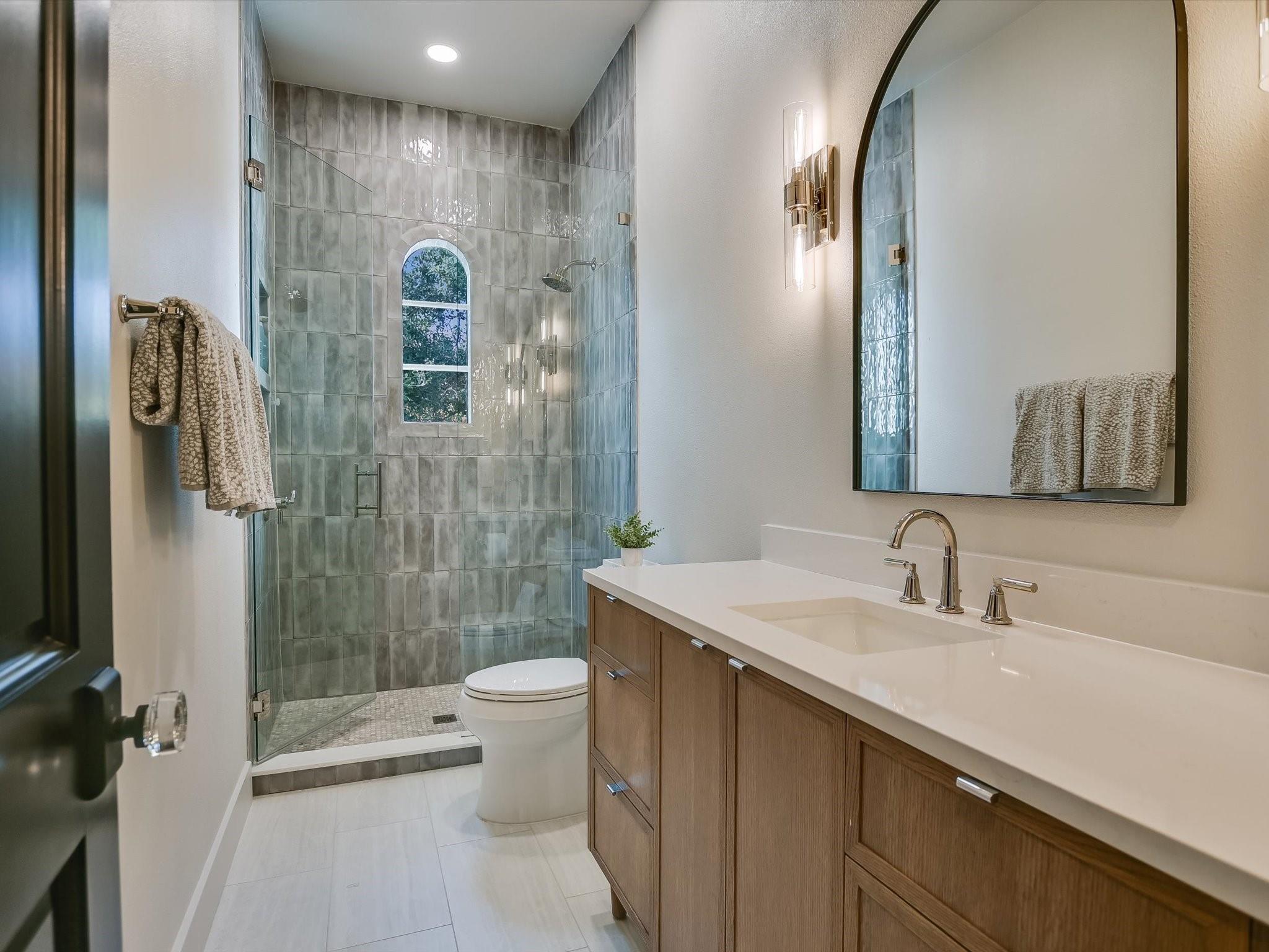 Austin, Texas 78735, United States, 5 Bedrooms Bedrooms, ,6 BathroomsBathrooms,Residential,Pending,52480