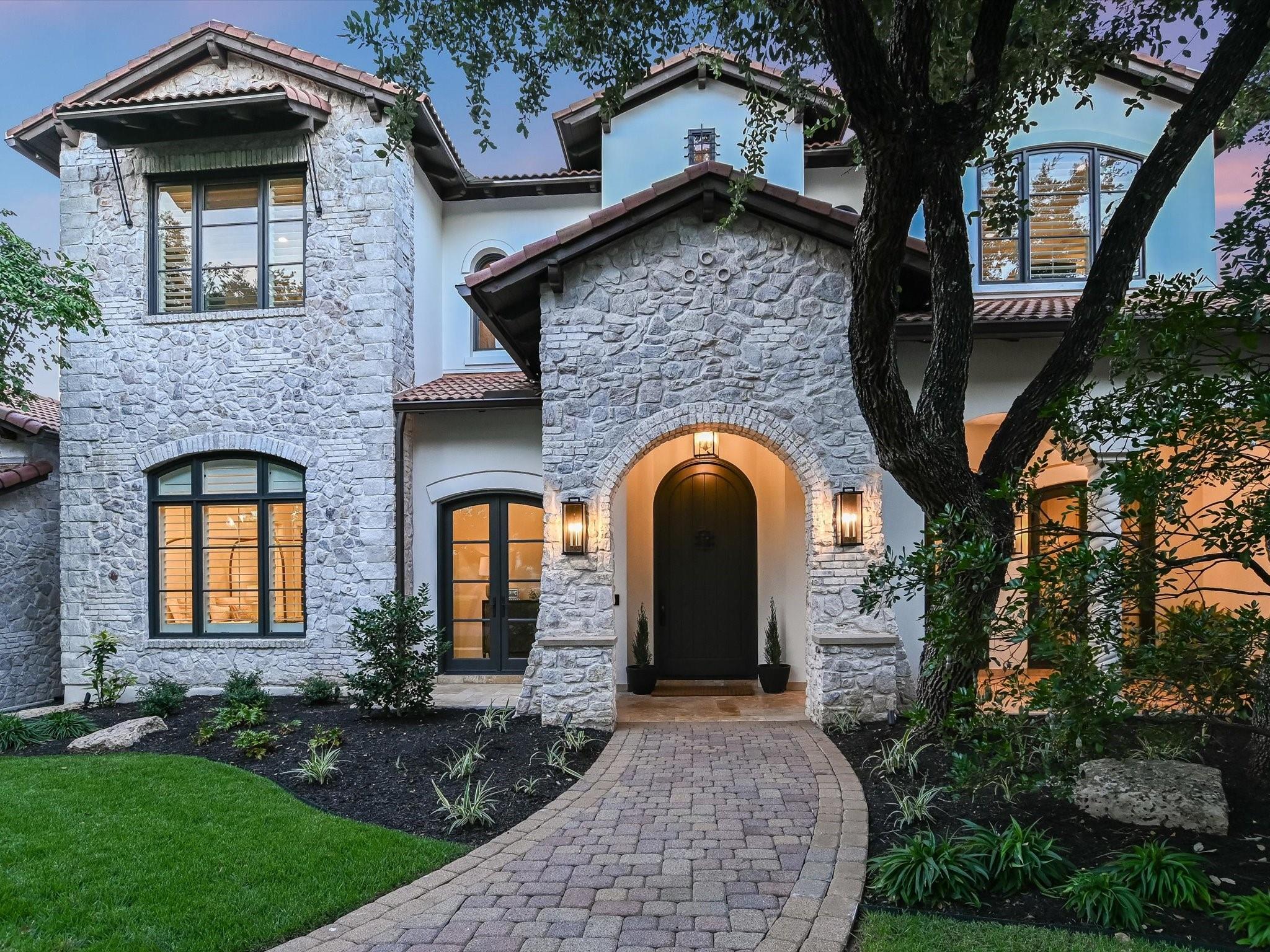 Austin, Texas 78735, United States, 5 Bedrooms Bedrooms, ,6 BathroomsBathrooms,Residential,Pending,52480