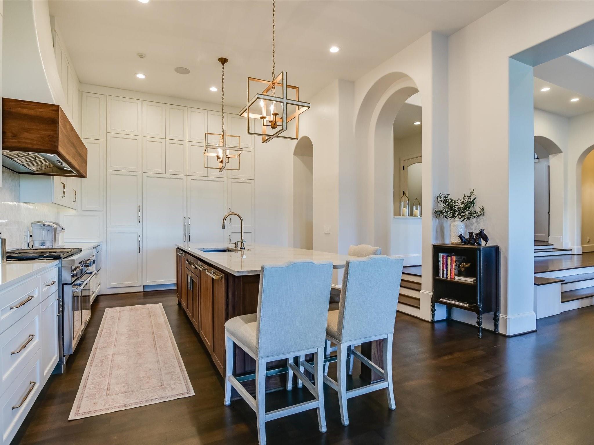 Austin, Texas 78735, United States, 5 Bedrooms Bedrooms, ,6 BathroomsBathrooms,Residential,Pending,52480