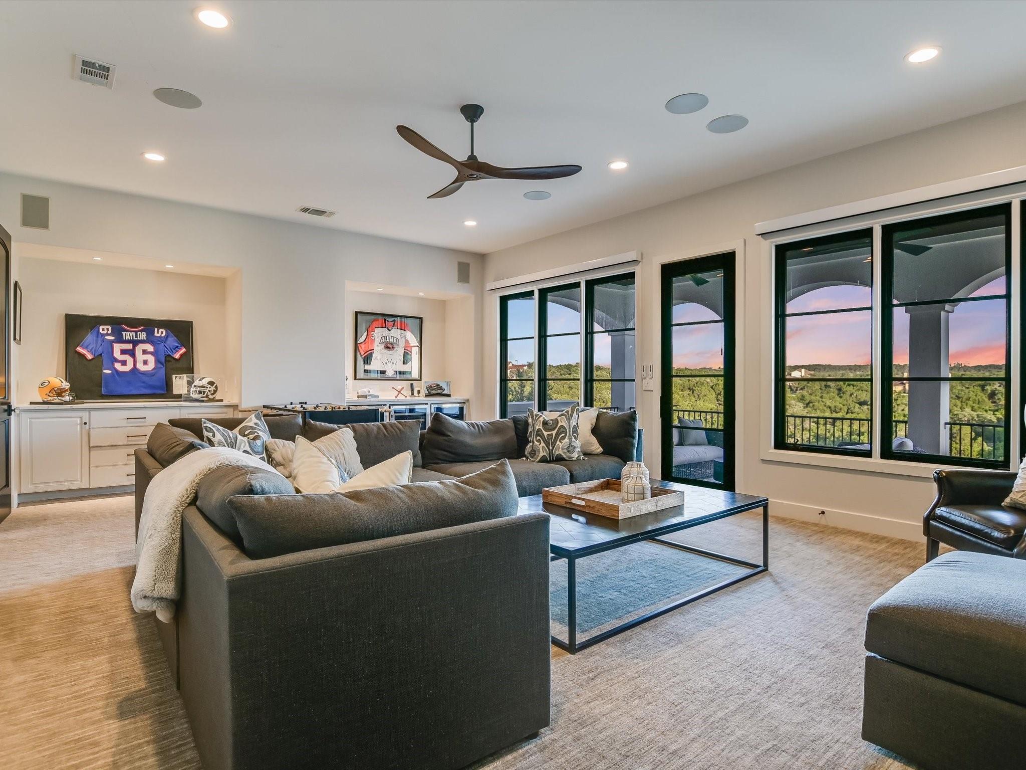 Austin, Texas 78735, United States, 5 Bedrooms Bedrooms, ,6 BathroomsBathrooms,Residential,Pending,52480