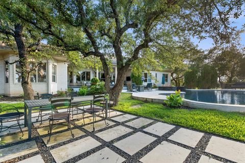 Photo of 4411 HENNIG DR, Austin, TX 78738 (MLS # 5764528)