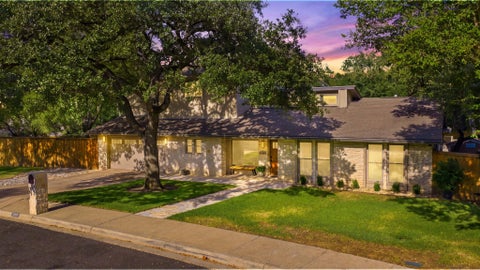 Photo of 7807 Chimney CORS, Austin, TX 78731 (MLS # 8046068)