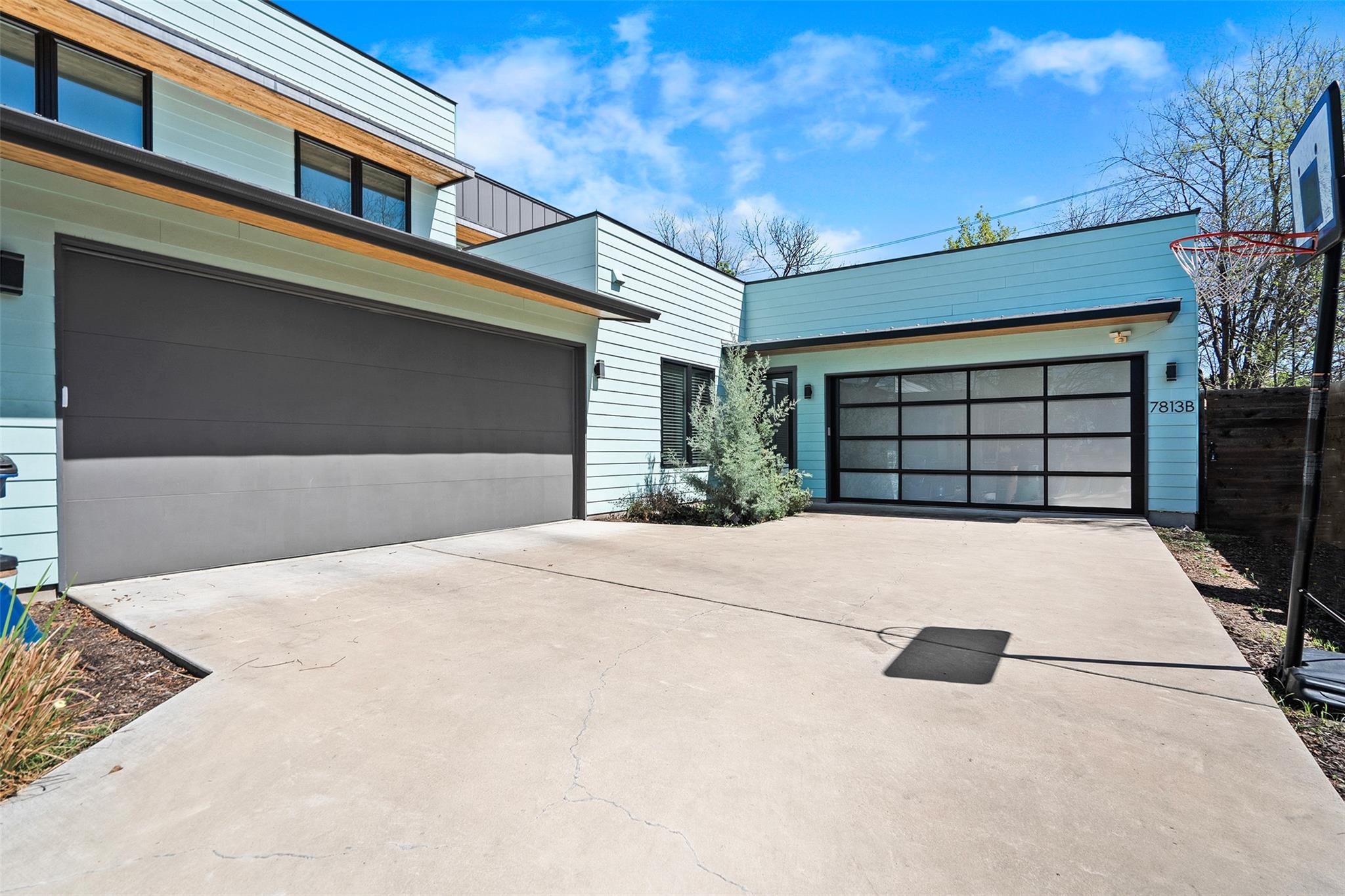 7813 Mullen DR B