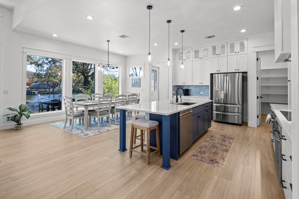 2550 Williams Lakeshore