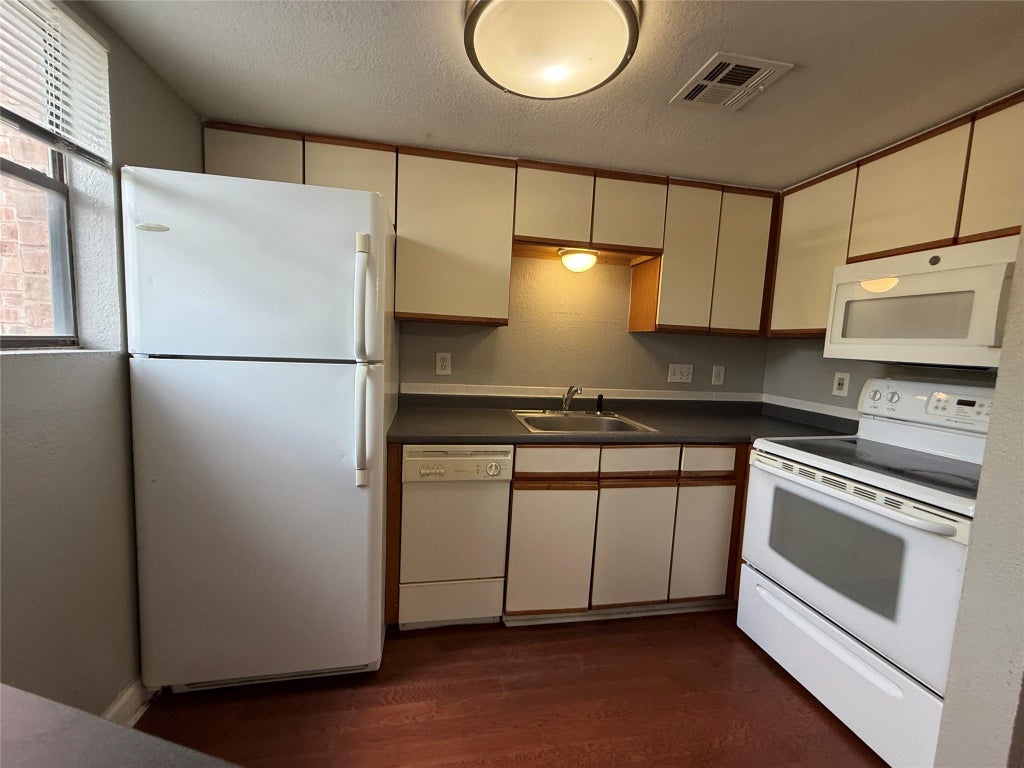 Photo of 2500 Burleson RD #209, Austin, TX 78741 (MLS # 5697864)