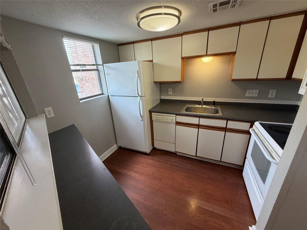 Photo of 2500 Burleson RD #209, Austin, TX 78741 (MLS # 5697864)