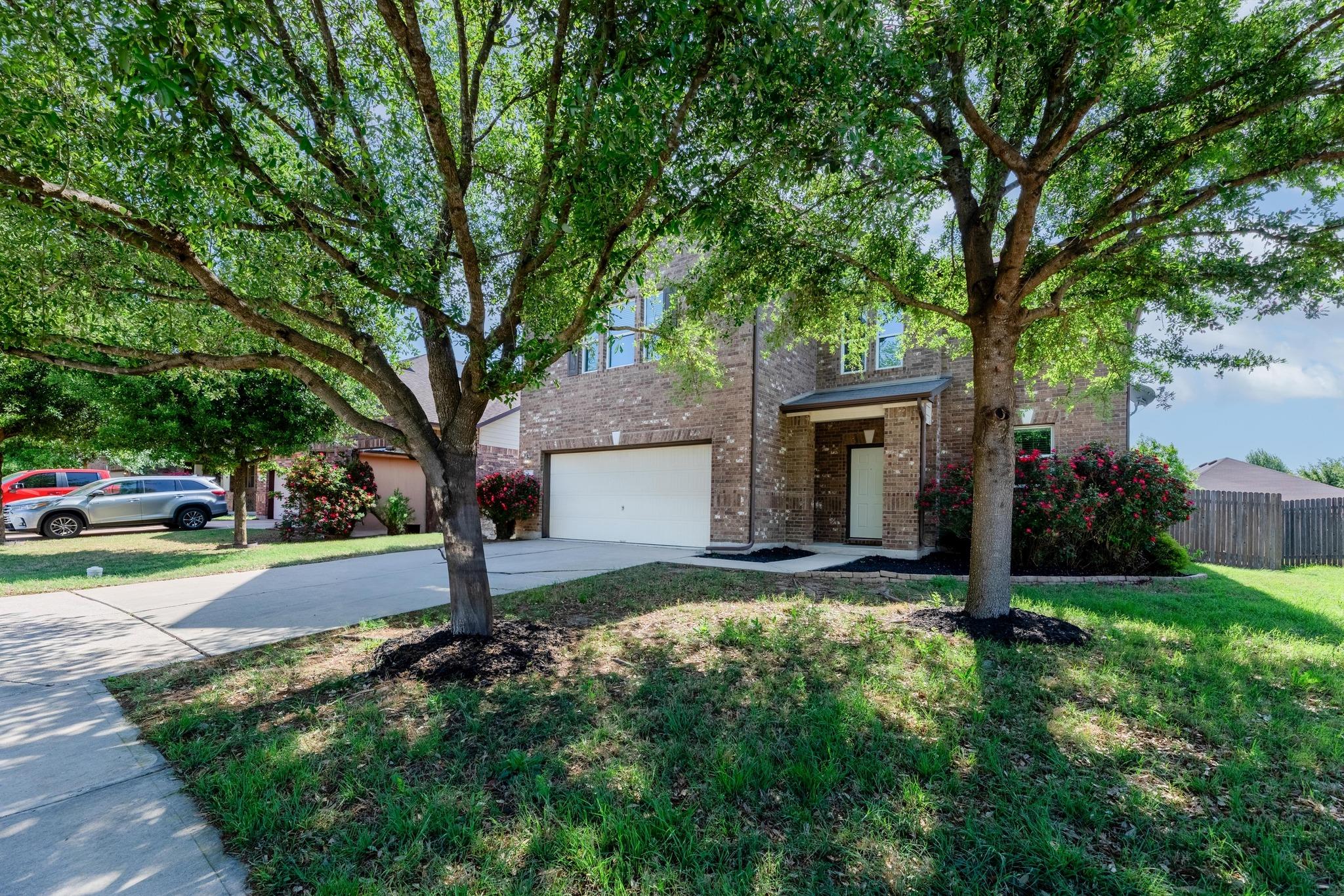 1114 Sussex PL