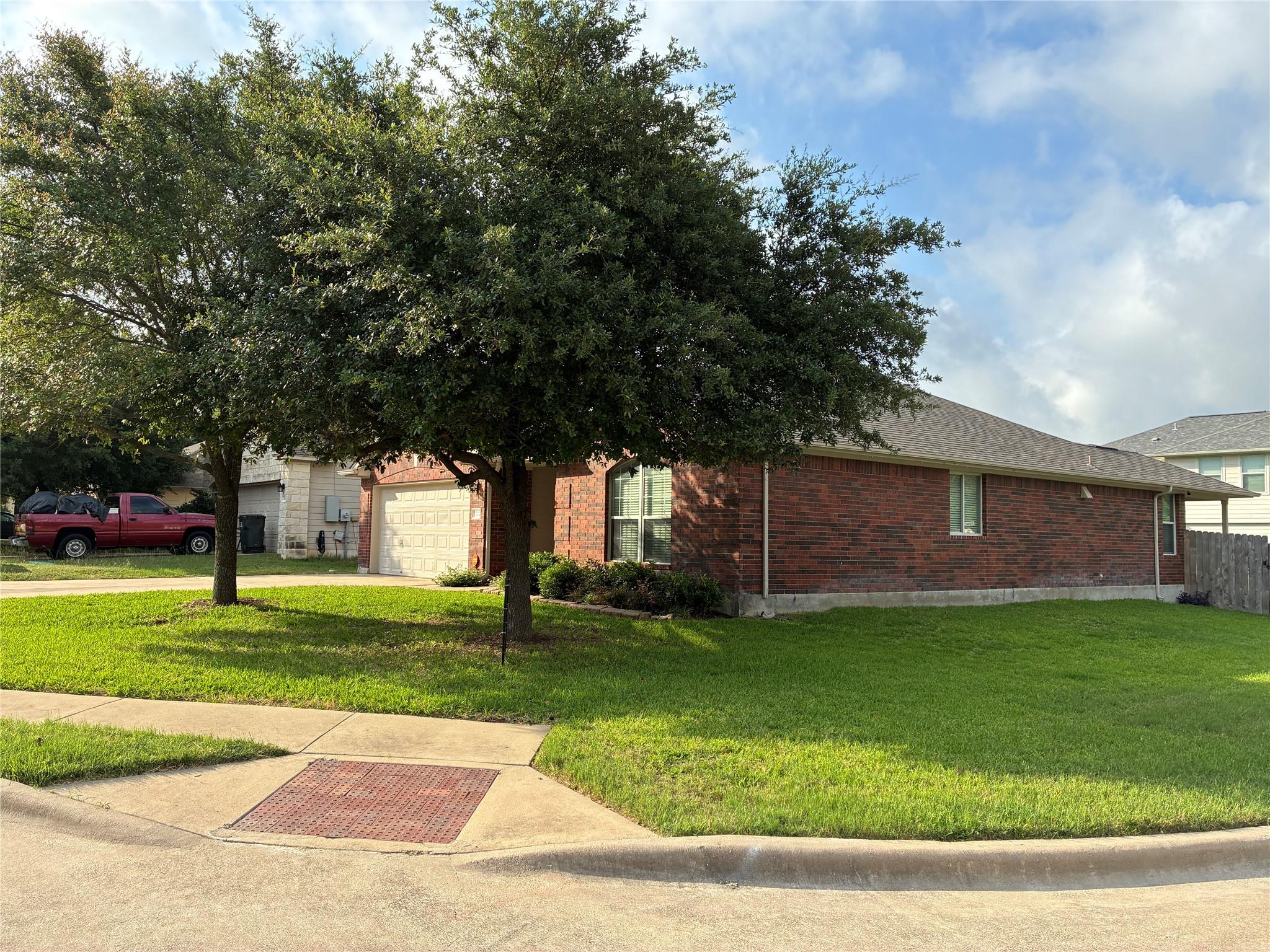 7702 Squirrel Hollow DR