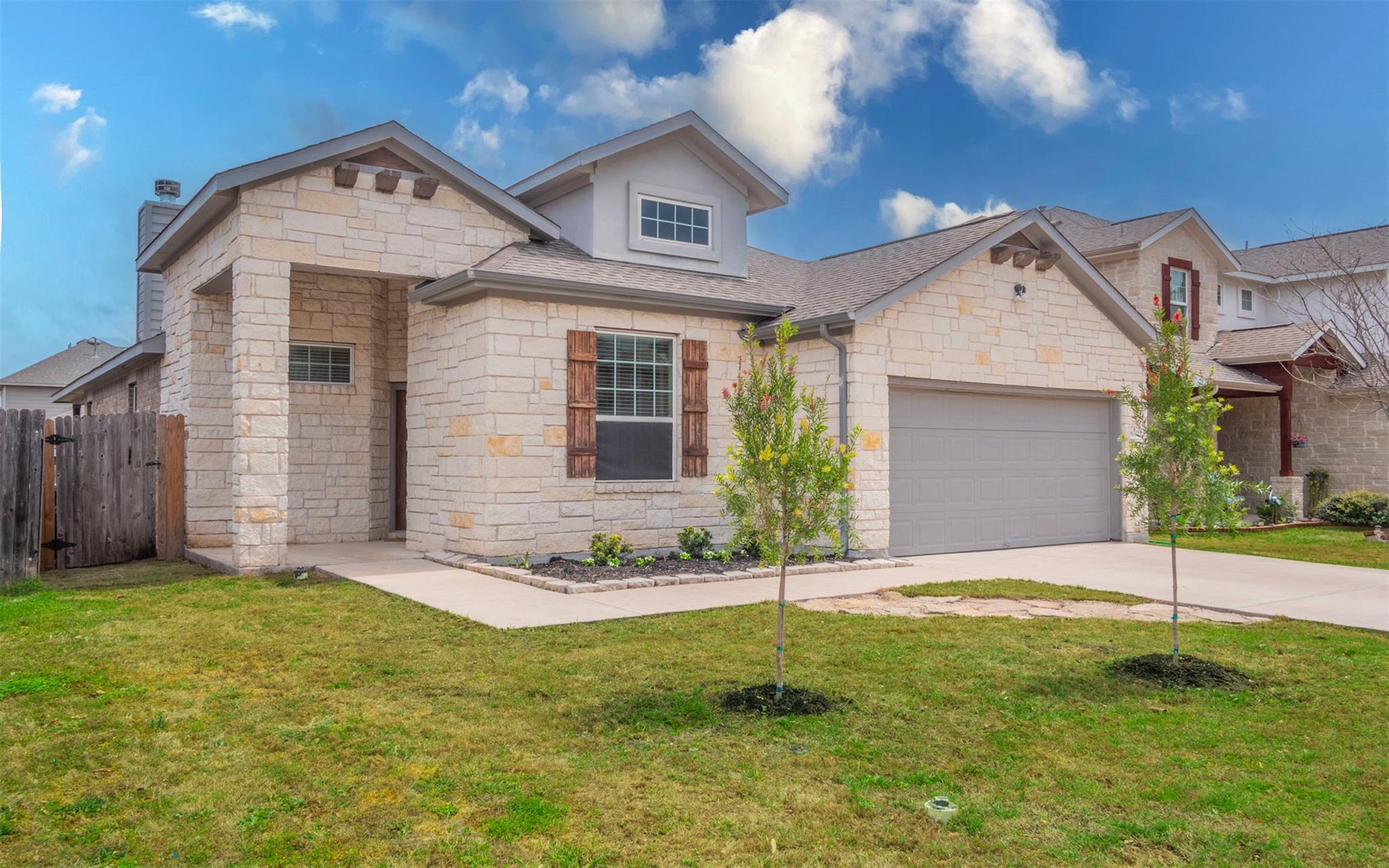 8021 Arezzo DR