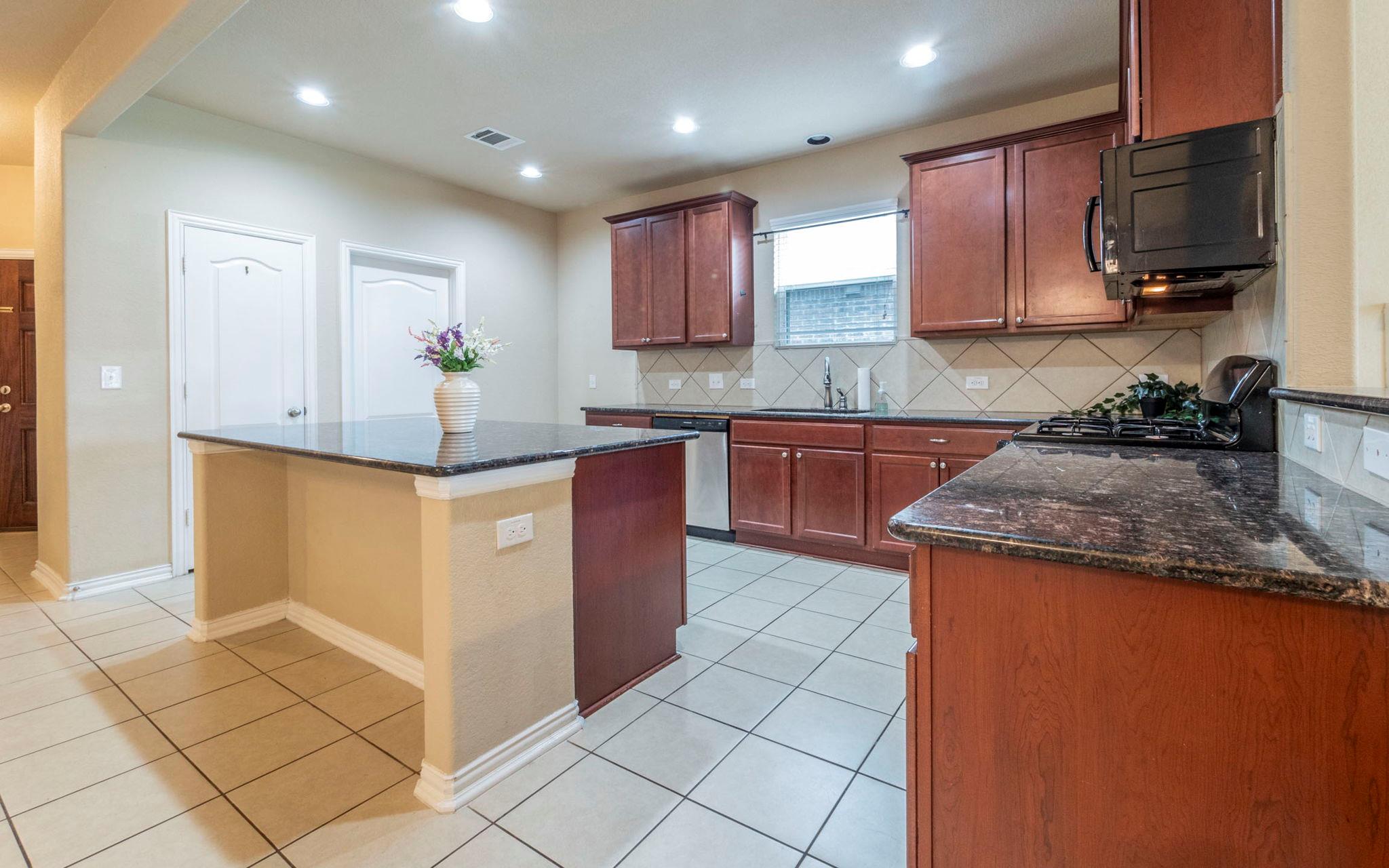 8021 Arezzo DR