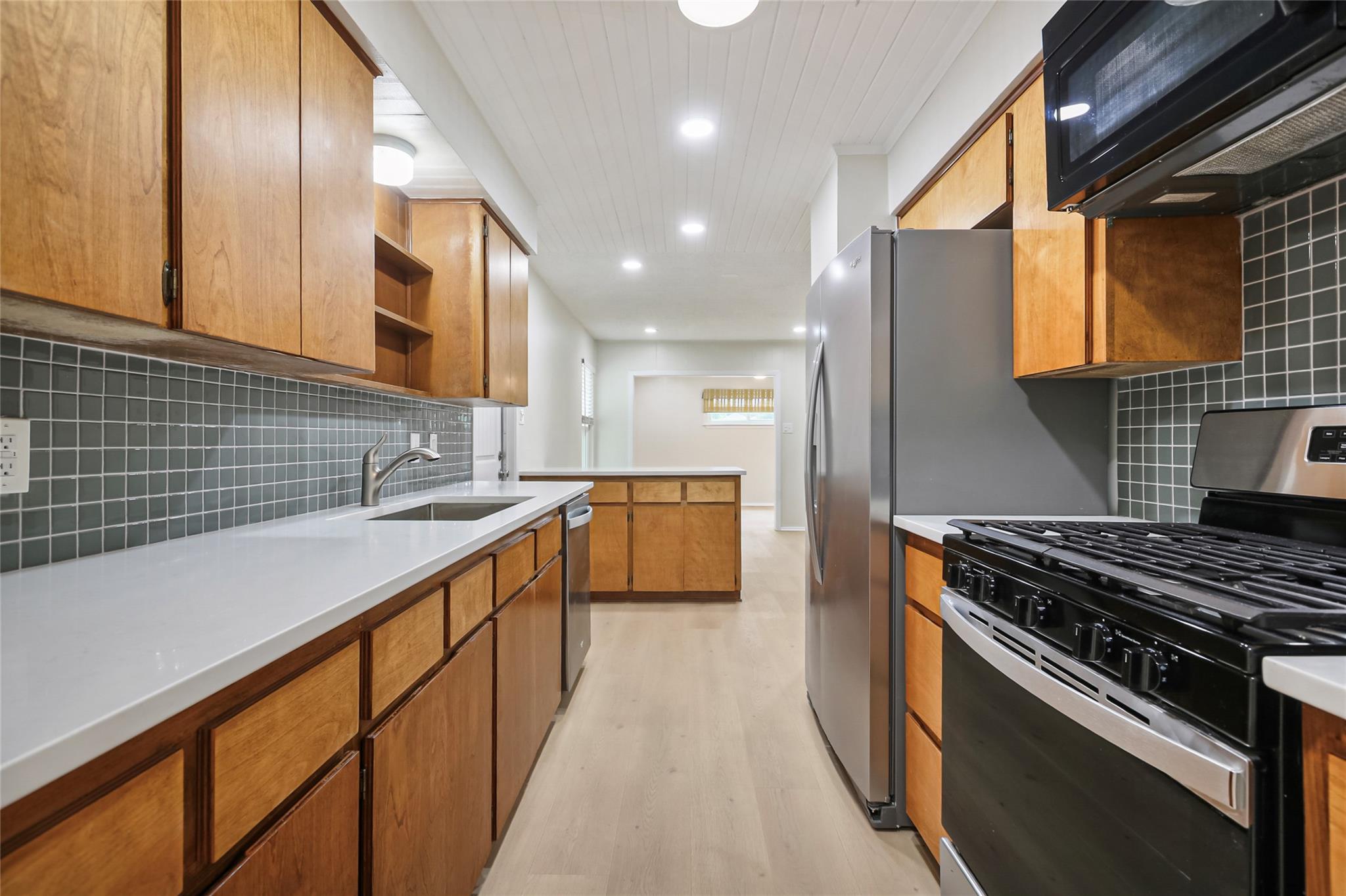 3112 Crosscreek DR